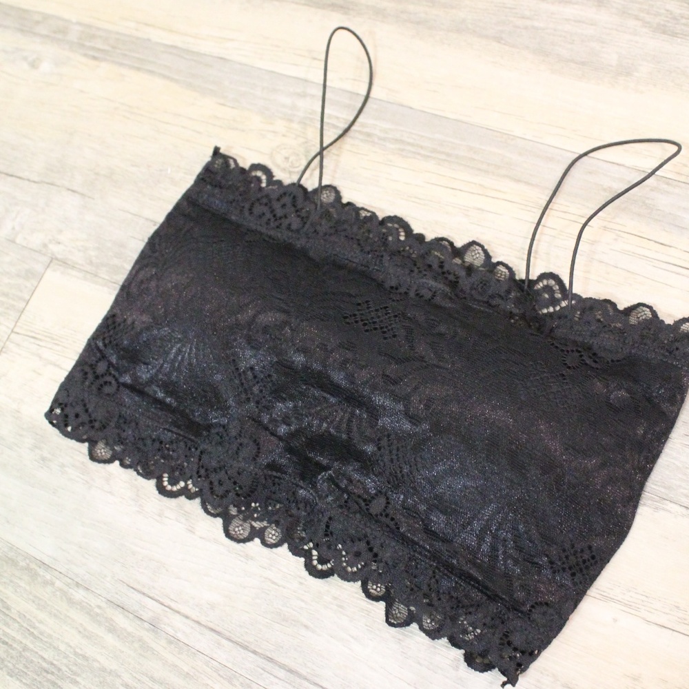 🆕 Black Lace Crop Top